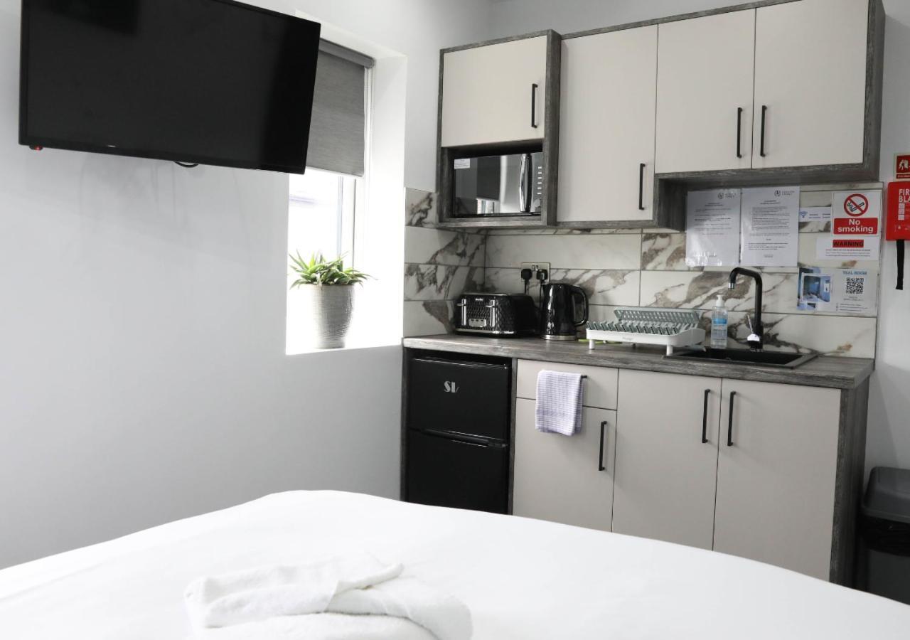 Cb Stays - Private Rooms With Ensuite And Kitchenette In Peterborough Eksteriør bilde