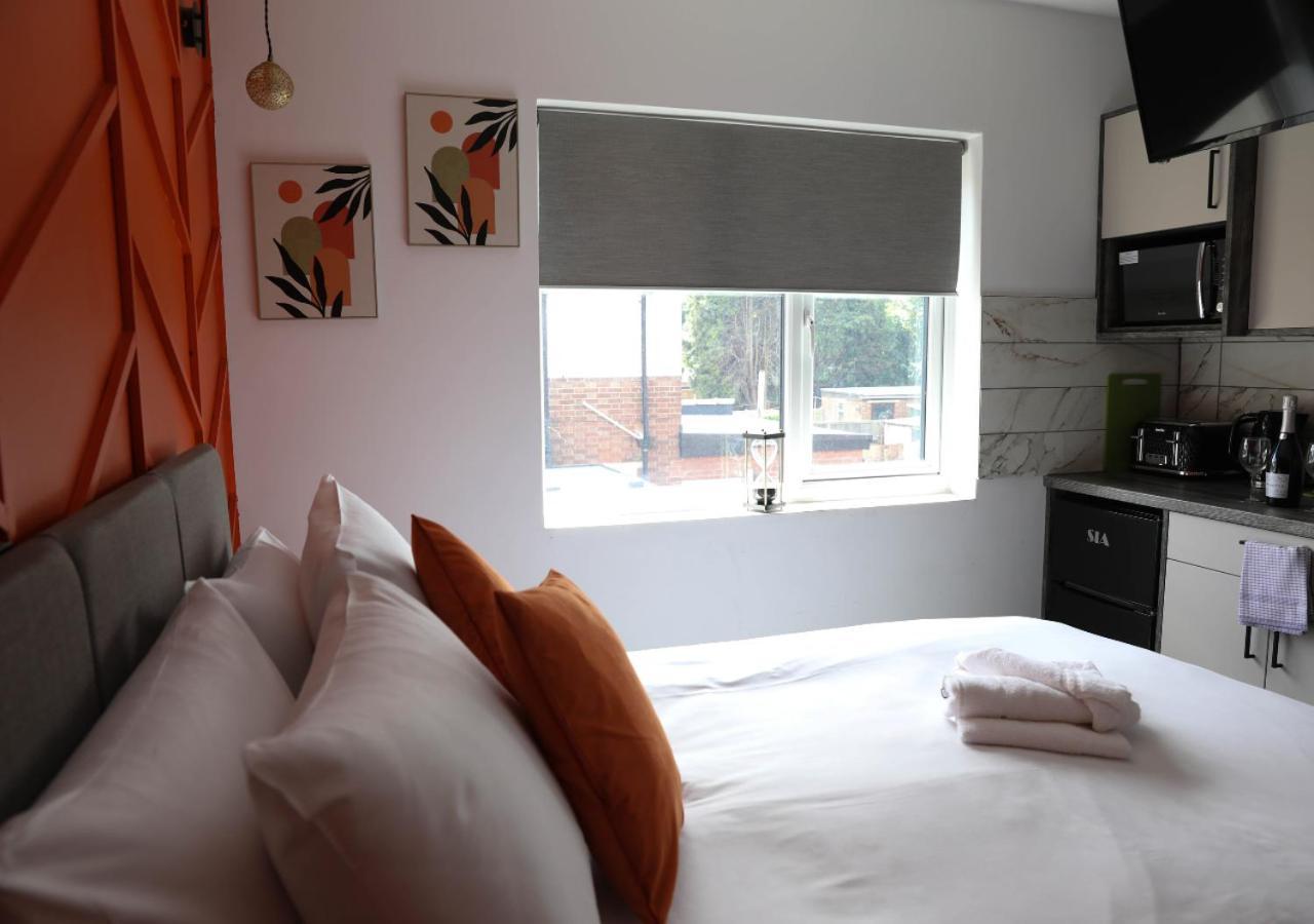 Cb Stays - Private Rooms With Ensuite And Kitchenette In Peterborough Eksteriør bilde