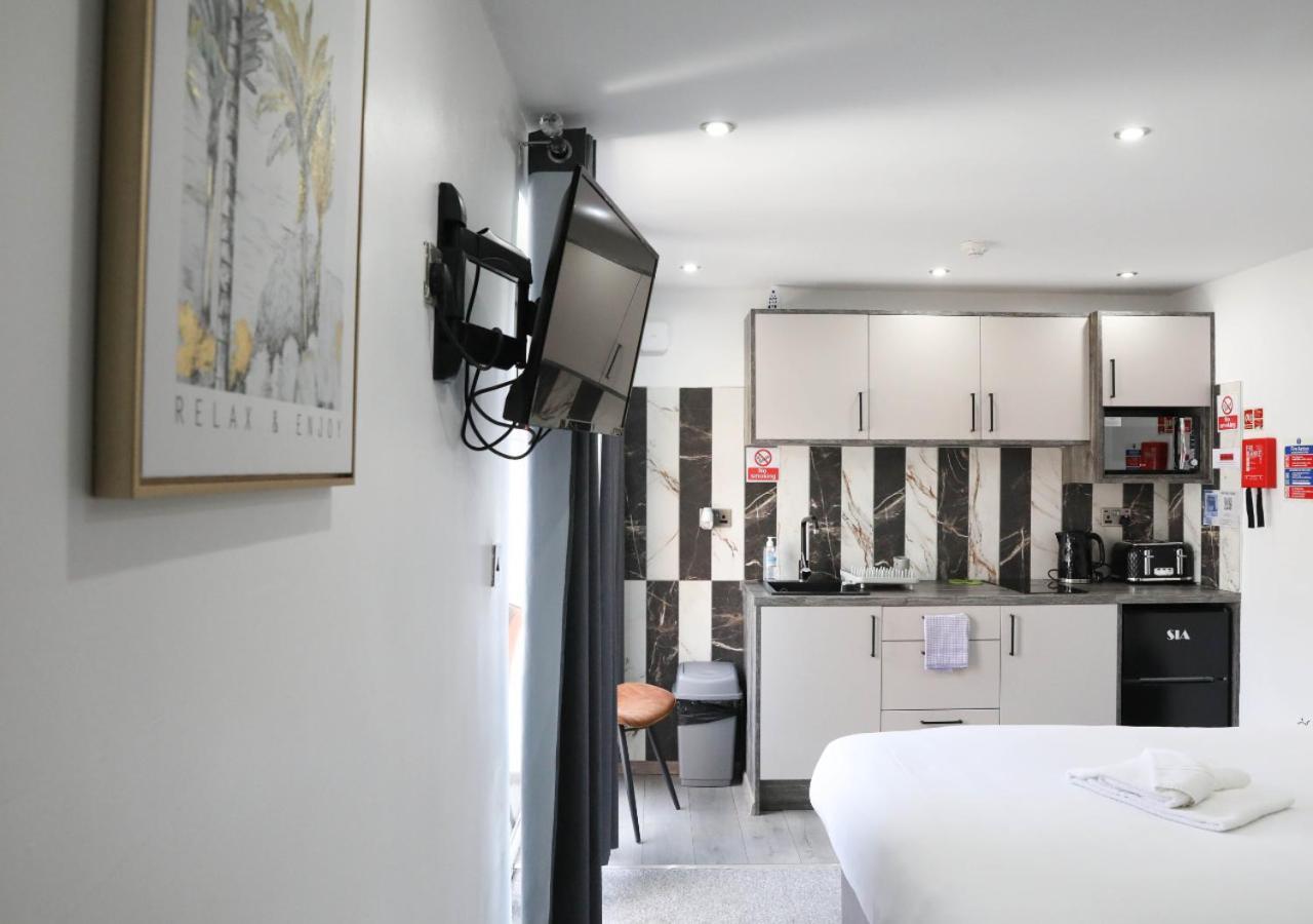 Cb Stays - Private Rooms With Ensuite And Kitchenette In Peterborough Eksteriør bilde