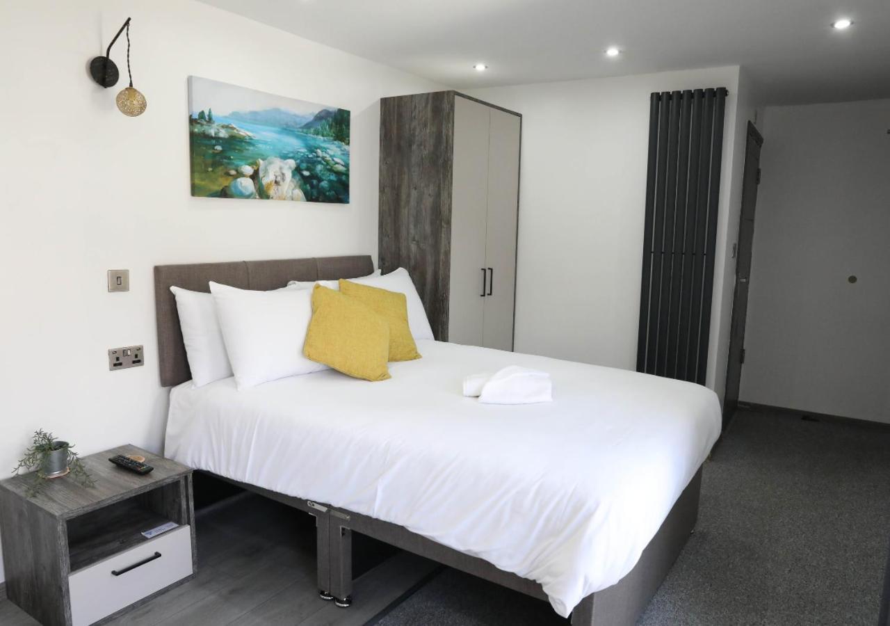 Cb Stays - Private Rooms With Ensuite And Kitchenette In Peterborough Eksteriør bilde